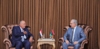 بعد مغادرته المؤتمر الدولي بطرابلس شكري يزور حفتر في بنغازي