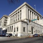 هؤلاء المحامون الذين يطاردون حفتر في المحاكم الأمريكية