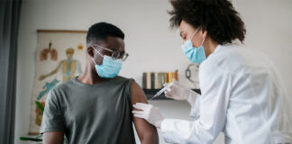 من أصيب بكورونا ولم يتلق اللقاح قد يصاب مرة ثانية بعد هذه المدة