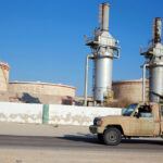 اشتباكات الزاوية تخلف أضرار جسيمة بخزانات النفط داخل المدينة