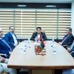 رئيس المجلس الرئاسي: استئناف الرحلات الداخلية، أول ثمار تنسيق العلاقات مع وزراء المنطقة الشرقية