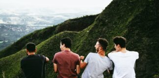 كيف تعرف صديقك من عدوك