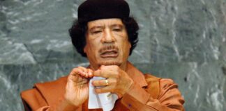 بلومبيرغ: ليبيا تستدعي بنوكا دولية قد تملك معلومات حول أموال الليبيين التي نهبها القذافي