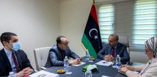 اللافي والسفير التونسي يبحثان معالجة تشابه الأسماء التي تعوق سفر الليبيين