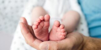 “احتاج لبيعه سريعا” أم تعرض ابنها للبيع على فيسبوك.. بالخطأ