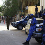 المخابرات السودانية تحبط عملية تهريب أسلحة وفتيات إلى ليبيا والامارات