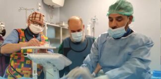 فريق طبي بريطاني يشرع في إجراء عمليات علاجية للأطفال بمستشفى القلب