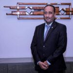 قطاع النفط يواجه خطر التوقف بعد تأخر صرف الدولة المستحقات المالية لعامليه