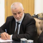 وزير الثروة البحرية يشدد على اتباع تعليمات رئاسة الحكومة