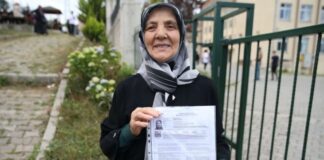 جدة لـ 18 حفيدًا تتقدم لامتحان القبول الجامعي بتركيا