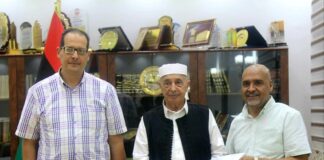 عقيلة صالح يلتقي بأعضاء لجنة المسار الدستوري ويشيد بعملها