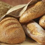 أبو عزة: ارتفاع أسعار الدقيق مرتبط بالبورصة العالمية