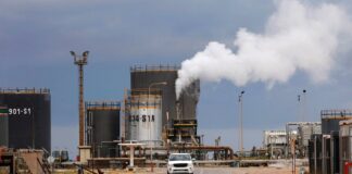 بلومبيرغ: الأزمة السياسية الليبية تُهدد سوق النفط العالمية