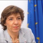 فرنسا تؤكد عملها للحد من الفوضى في ليبيا