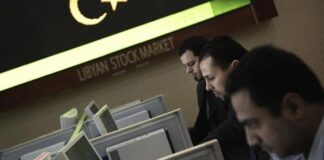 عمال الشركات العامة يحتجون على قرار الدبيبة بشأن خصخصة الشركات العاملين بها