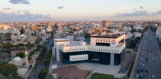 موقع وكالة استخبارات الطاقة يكشف عن ملابسات الصفقات النفطية المشبوهة وإيقاف وزير النفط