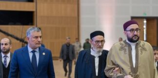 آفة الرأي الهوى، وفساد النقل بالانتقاء